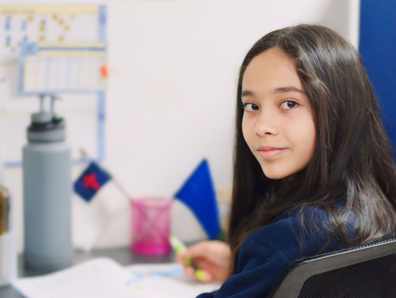 Estudiante aprendiendo en Philadelphia International School