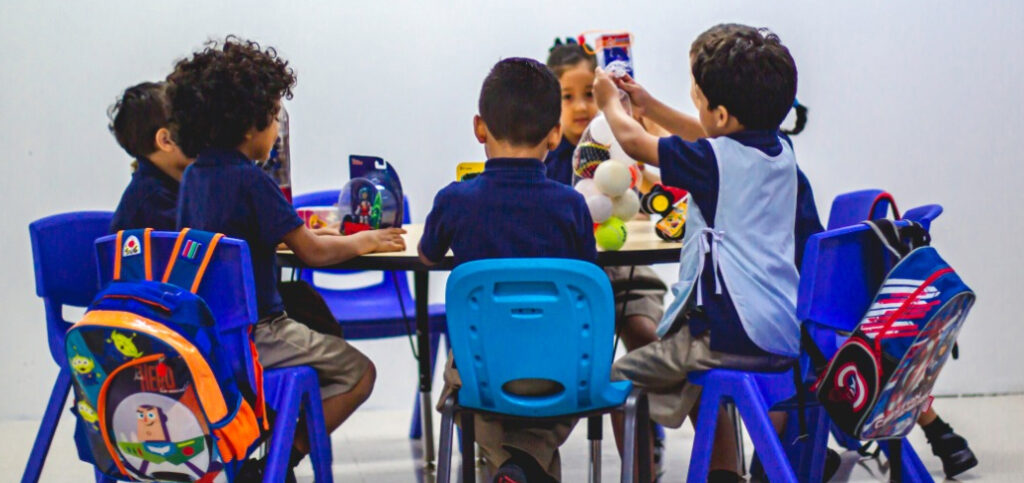 Preescolar - estudiantes en el aula